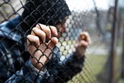 Подростковая преступность растет: как криминальные группировки вербуют школьников в Израиле