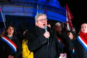 Перспектива «кошмарного сценария» за 7 месяцев до президентских выборов во Франции