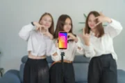 Meta введет жесткие ограничения для подростков в Instagram и Facebook