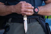 В аэропорту Бен-Гурион задержали подозреваемого в тяжелом ранении подростка в Холоне