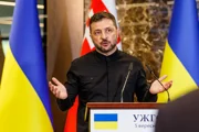 «Путину нужен Трамп»: Зеленский заявил о подготовке трехстороннего диалога с США и Россией