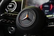 Разоблачена схема похищения элитных авто через фальшивые банковские переводы