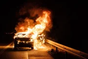 Три тела обнаружены в сгоревшем автомобиле возле Бака аль-Гарбии