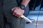 Жестоко избил и попытался откупиться: предъявлено обвинение участнику дорожного инцидента в Тель-Авиве