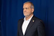 Президент Ирана вышел с портретом Хаменеи и ответил на угрозы Трампа с трибуны ООН