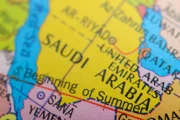The Guardian: Белый дом уговаривает Саудовскую Аравию помириться с ОАЭ ради войны с хуситами