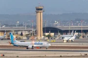 Со слезами и песнями: пассажиры рейса Fly Dubai благополучно вернулись домой