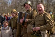 ИИ в российских руках наводнил мир «военно-патриотическим» музыкальным хламом