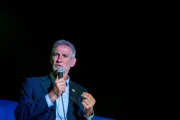 Яир Голан обещает уговорить партнеров по блоку на коалицию с РААМ