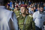 Поселенцы угрожают Ави Блуту и Давиду Зини