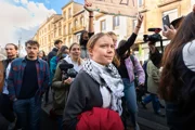 Протесты лицеистов во Франции: активисты блокируют чужие школы, к движению присоединилась Грета Тунберг