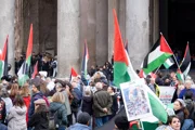 От Парижа до Рима: студенческие протесты объединяются с «желтыми жилетами» и пропалестинскими движениями