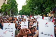 Арабская осень? В Тунисе самый массовый за последние годы протест против президента