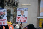 Скандал в Белом доме: советники Трампа обвиняют друг друга в краже и коррупции