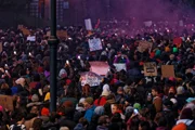 Италия готовится - за насилие на акциях протеста теперь грозит пять лет тюрьмы и штраф в 20 тысяч евро