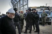 Израиль и Сирия согласились на прекращение огня. Десятки друзов прорвались в Сирию ночью