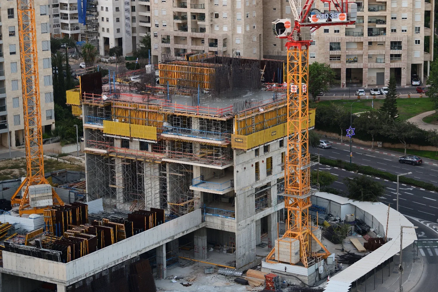 ЦСБ: спад на рынке жилья продолжается, запас нераспроданных квартир растет  ЦСБ: спад на рынке жилья продолжается, запас нераспроданных квартир растет