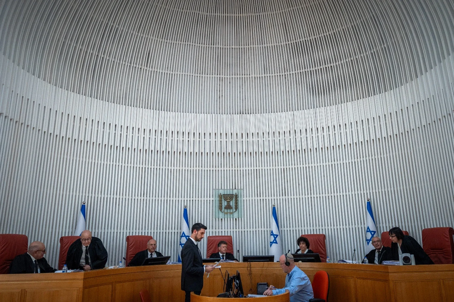 БАГАЦ отверг апелляции против решения кабинета о захвате Газы  БАГАЦ отверг апелляции против решения кабинета о захвате Газы