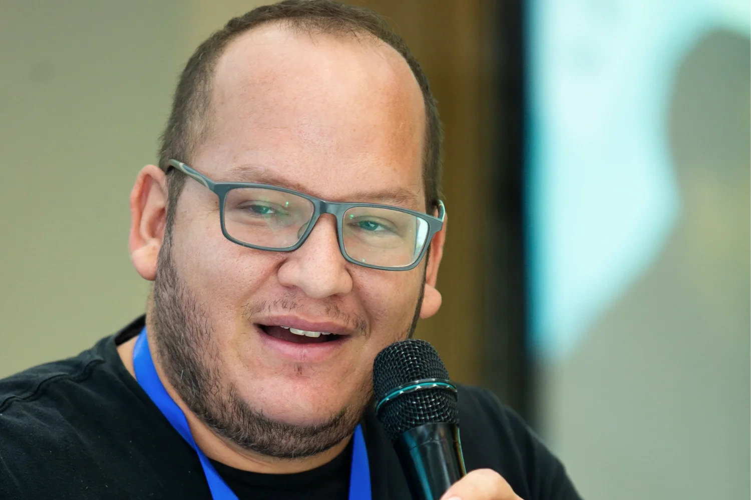 Скандал: известнейший журналист уволен из «Гаарец» за получение денег от политтехнолога Нетанияху  Скандал: известнейший журналист уволен из «Гаарец» за получение денег от политтехнолога Нетанияху