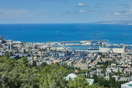 Беспорядки харедим в Иерусалиме: толпа перевернула полицейскую машину, полицейские ранены