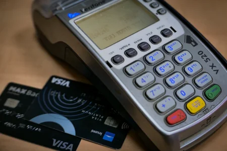 Пресс-секретарь Белого дома объяснила, что понимает Трамп под «безоговорочной капитуляцией» Ирана