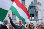 Петер Мадьяр принес присягу премьер-министра. В Венгрии празднуют конец режима Орбана