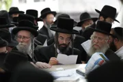Правящая коалиция возобновляет продвижение «закона о призыве» в надежде избежать досрочных выборов
