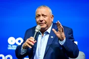Беннет и Айзенкот обсудили шаги по объединению