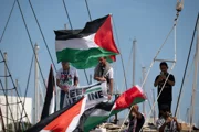 Сообщается о задержании сорока судов флотилии «Сумуд»