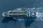Сомалийские пираты захватили нефтяной танкер, пытают моряков и требуют выкуп в 10 млн долларов