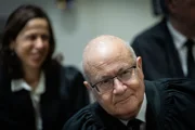 Оппозиция поддержала Эльрона на должность госконтролёра, коалиция под давлением Нетаньяху отозвала подписи