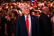 Трамп: «Я был в часе от приказа атаковать Иран». Новый дедлайн — два-три дня