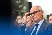 Политическое землетрясение во Франции: главный кандидат от центристов может пойти под суд за растрату