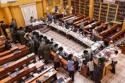 Из-за спора о чтении Торы: Бездомный зарезал авреха на глазах у сына