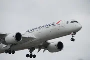 США развернули пассажирский лайнер Air France в Канаду из-за угрозы Эболы