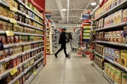 Доставка из супермаркетов дорожает: вслед за «Рами Леви» цены подняли «Виктори» и еще две сети