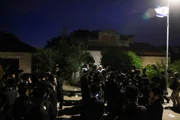 Беспорядки в Бейт-Шемеше: сотни ультраортодоксов забрасывали полицию камнями