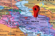 Иран ответил несколькими залпами ракет. ЦАХАЛ: атаковали нефтехимический комплекс на юге Ирана