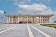 Два депутата утвердили проправительственный вариант закона о создании следственной комиссии