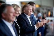 Трамп пообещал снова ударить по Ирану и признался в любви к Эрдогану