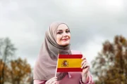 Беспрецедентная кампания в Испании: Мадрид легализует более миллиона нелегальных мигрантов