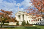 Верховный суд США отклонил попытку Трампа отменить гражданство по праву рождения