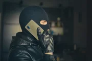 Война с рэкетом на юге и на севере: десятки арестованных и изъятые предметы роскоши