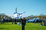 Опрос AP: американские евреи чувствуют себя изолированными, не любят Нетаньяху и Трампа