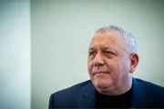 Айзенкот снова «передал привет» Нетанияху в опросе