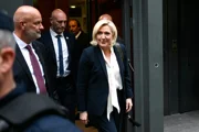 Опрос после приговора суда: Марин Ле Пен впервые побеждает во втором туре президентских выборов