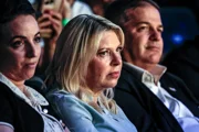 Ynet: Глава ШАБАКа Зини рекомендует дать Саре Нетаниягу пожизненную охрану