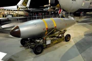 США пятую ночь подряд бомбят Иран, Трамп утверждает, что иранцы уже «хотят встретиться»
