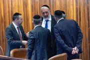 Начальник Генштаба тоже оказался «левым»