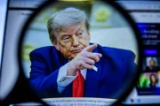 Трамп призвал вписать Иран в законопроект о санкциях против России: «Этого хотел Линдси»